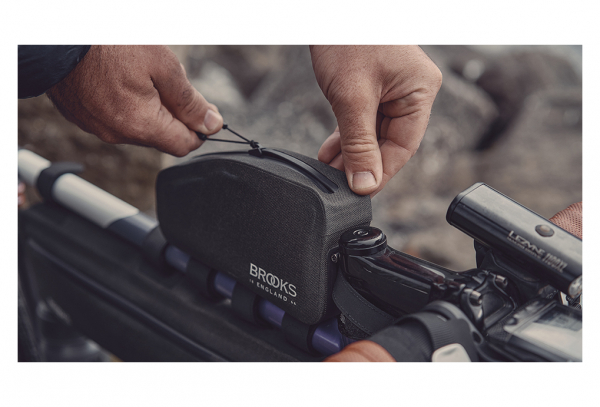 BROOKS ENGLAND Brooks Scape Oberrohrbeutel 0 9 L Schlammbraun – Bild 5