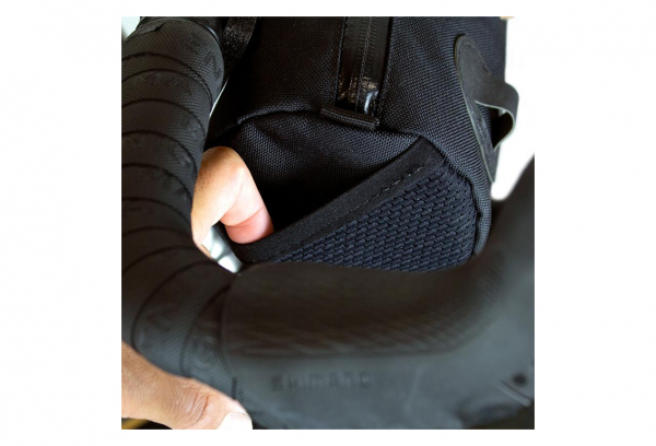 Restrap Kanistertasche 1.5L Lenkertasche Schwarz – Bild 5