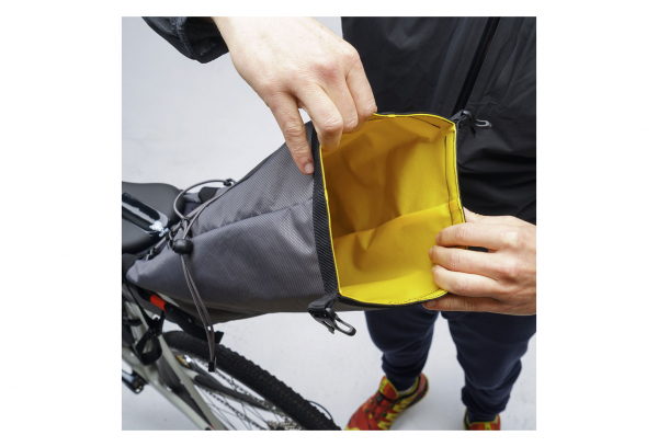 Geosmina Bikepacking Large 15L Sitztasche Grau – Bild 4