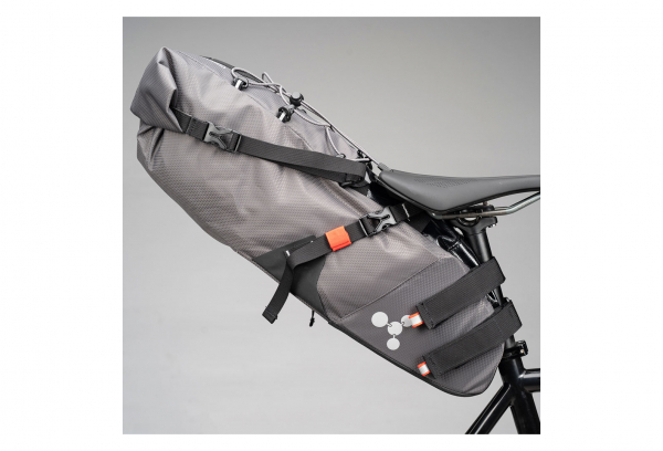 Geosmina Bikepacking Large 15L Sitztasche Grau – Bild 7